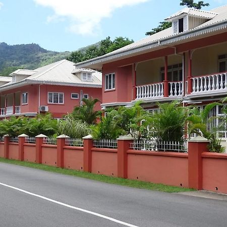 Reef Holiday Apartments Anse aux Pins Exterior foto