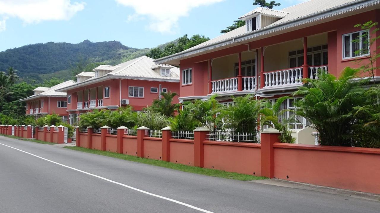 Reef Holiday Apartments Anse aux Pins Exterior foto