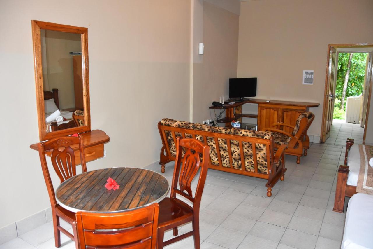 Reef Holiday Apartments Anse aux Pins Exterior foto