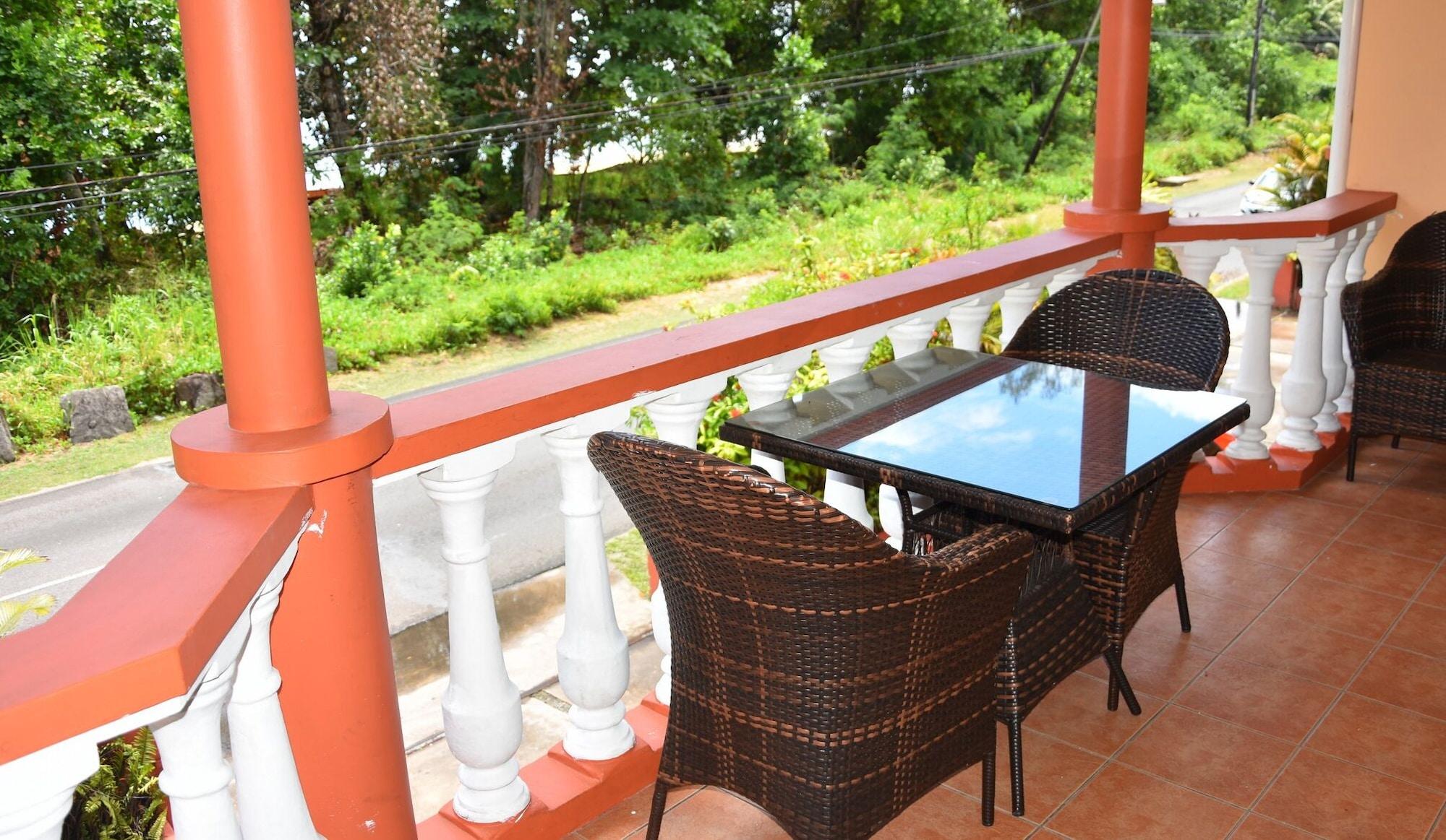 Reef Holiday Apartments Anse aux Pins Exterior foto