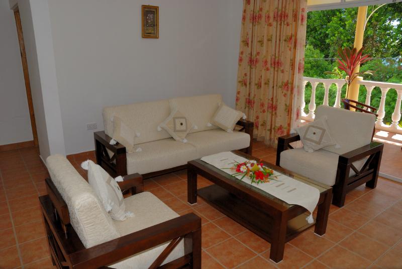 Reef Holiday Apartments Anse aux Pins Exterior foto