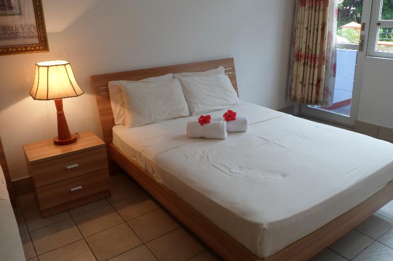 Reef Holiday Apartments Anse aux Pins Exterior foto