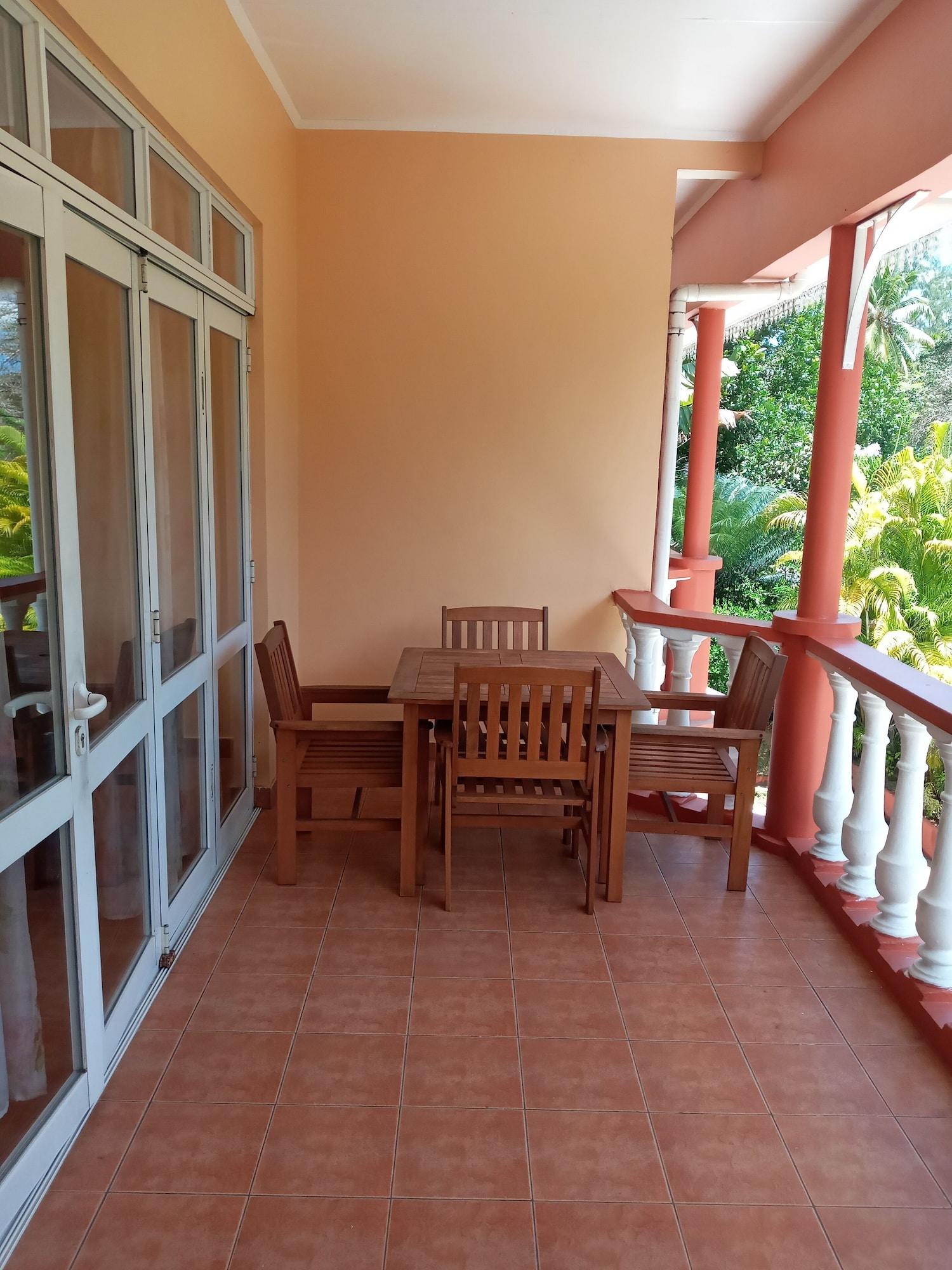Reef Holiday Apartments Anse aux Pins Exterior foto