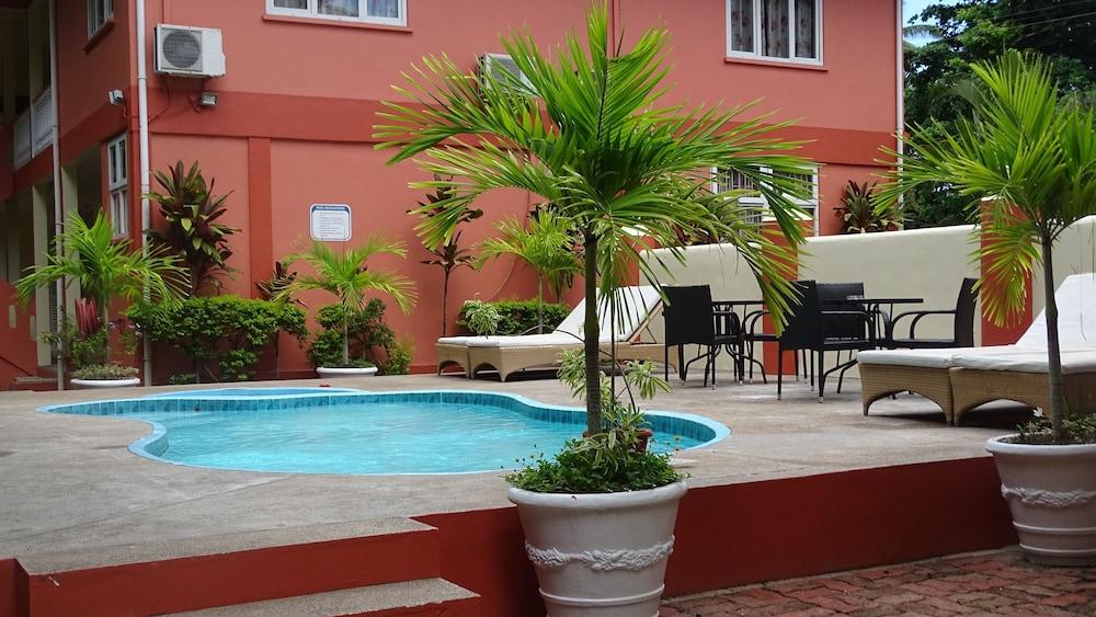 Reef Holiday Apartments Anse aux Pins Exterior foto