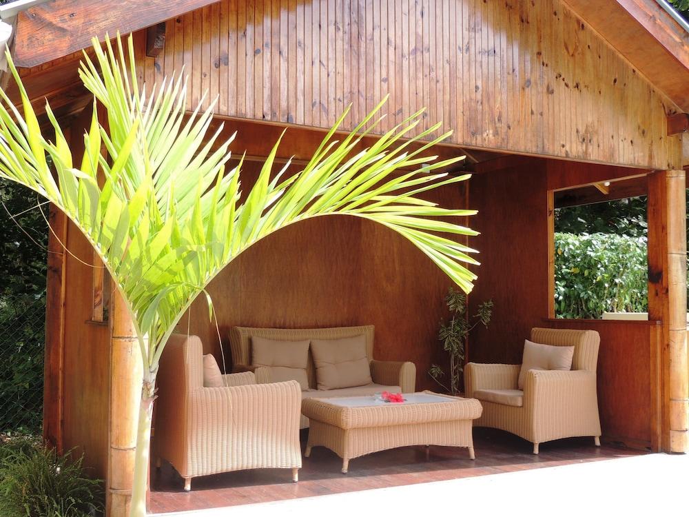 Reef Holiday Apartments Anse aux Pins Exterior foto