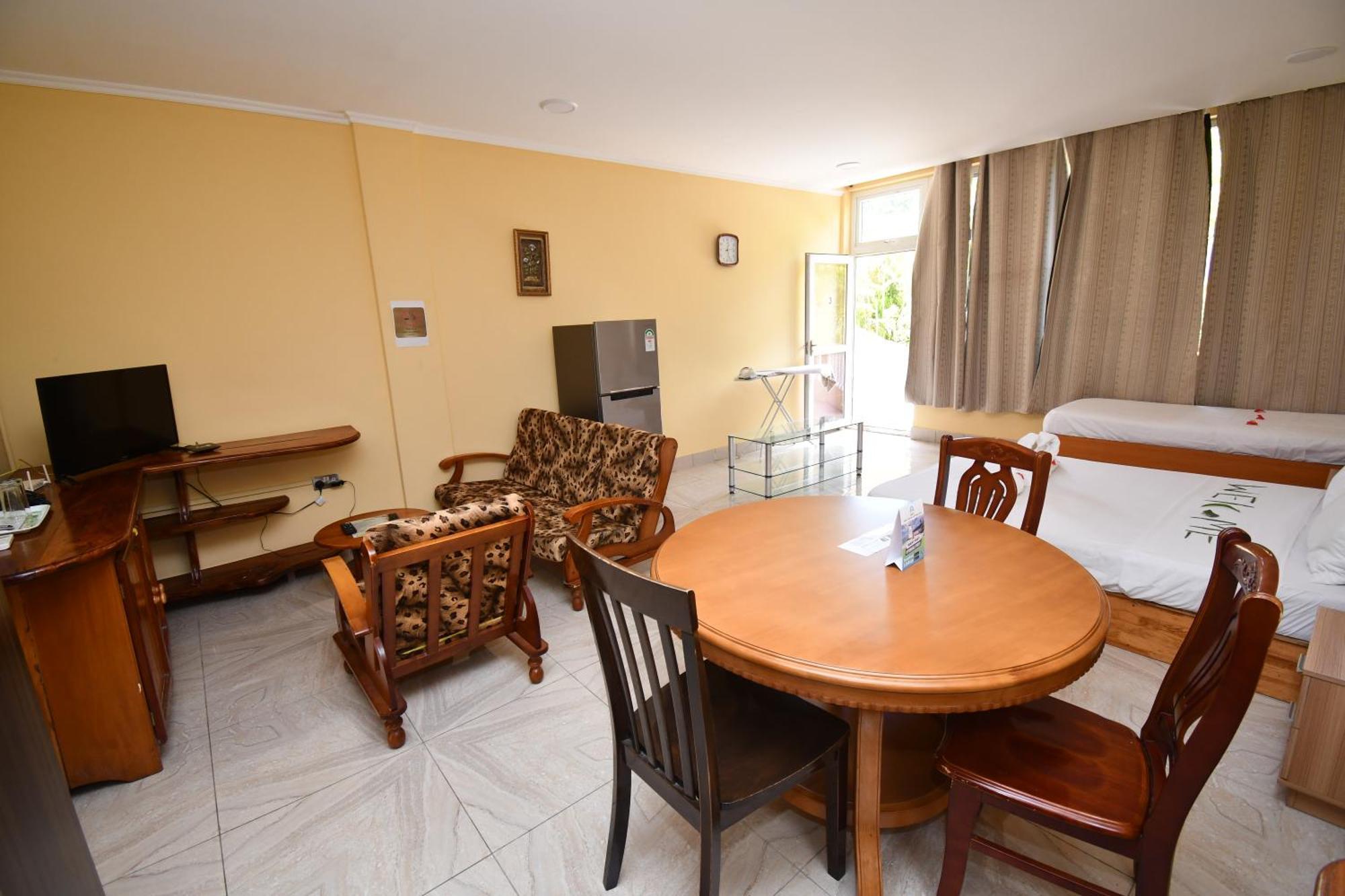 Reef Holiday Apartments Anse aux Pins Exterior foto